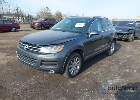 2014 Volkswagen Touareg 3.6L Sport из США, поврежденный, VIN WVGEF9BP9ED010718